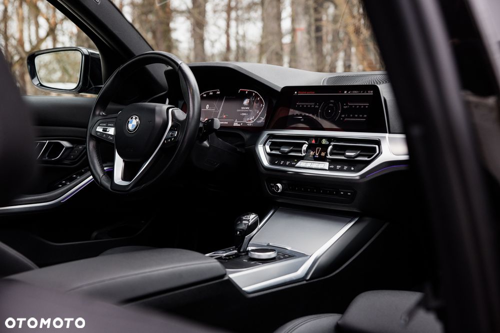 BMW Seria 3 330i Sport Line - 20