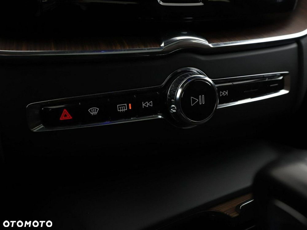 Volvo XC 60 T8 Plug-In Hybrid AWD Inscription Expression - 33