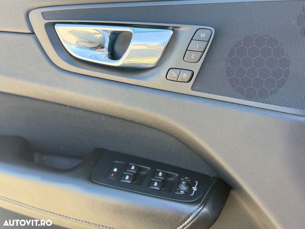 Volvo XC 60 T5 AWD Geartronic Momentum - 12