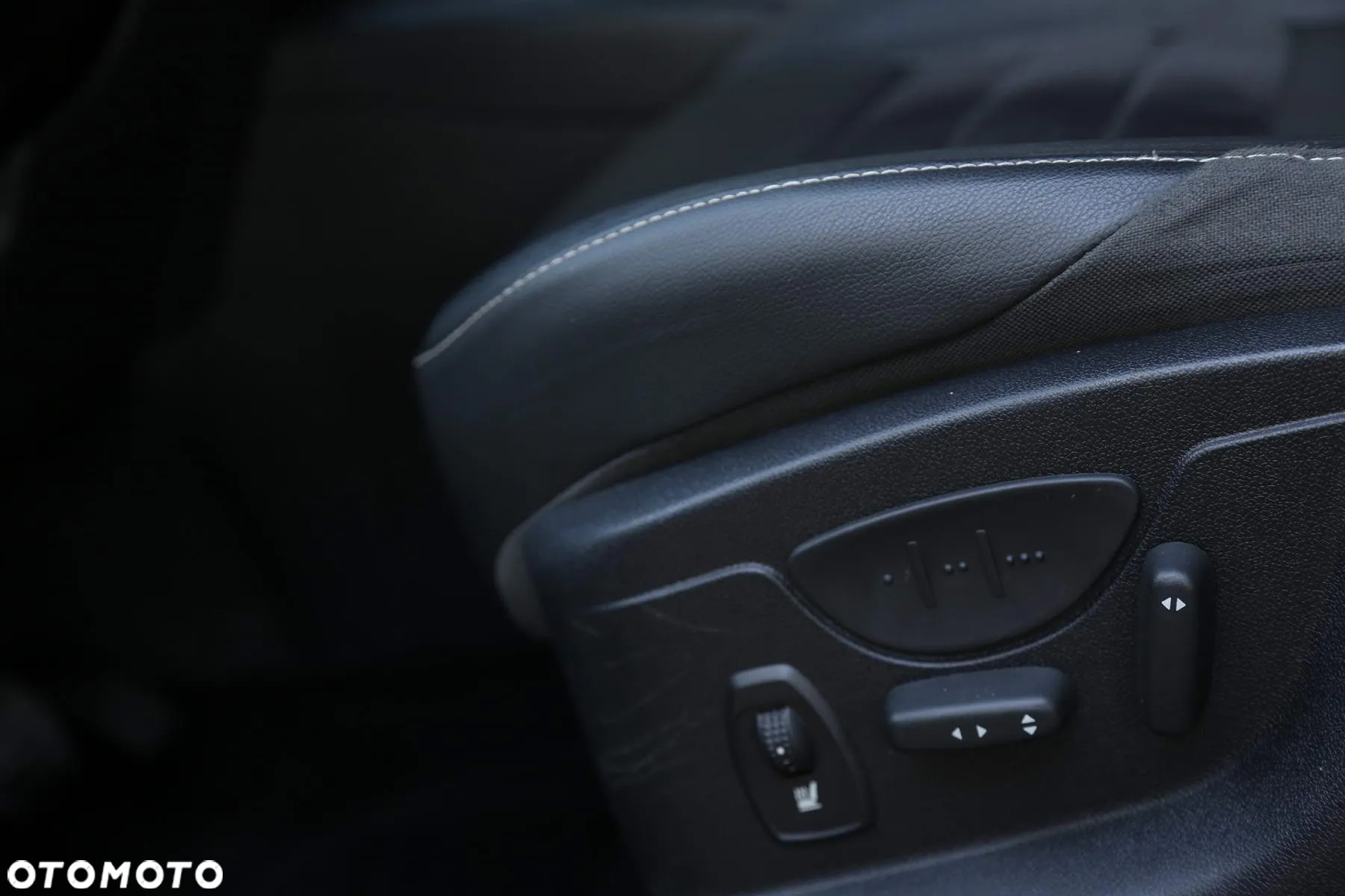 Renault Grand Scenic ENERGY TCe 130 S&S Bose Edition - 18