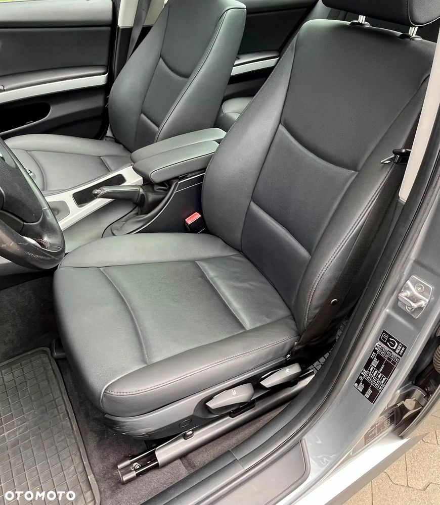 BMW Seria 3 318d DPF Edition Exclusive - 17