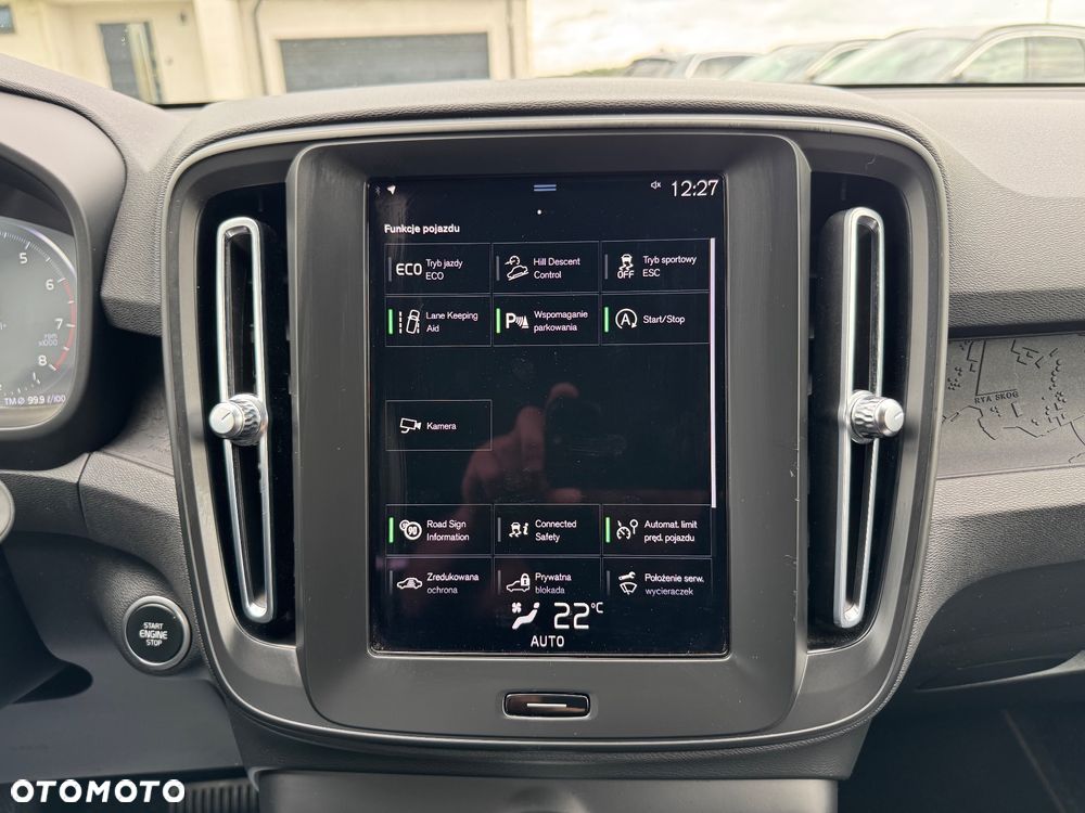 Volvo XC 40 T3 Momentum - 23