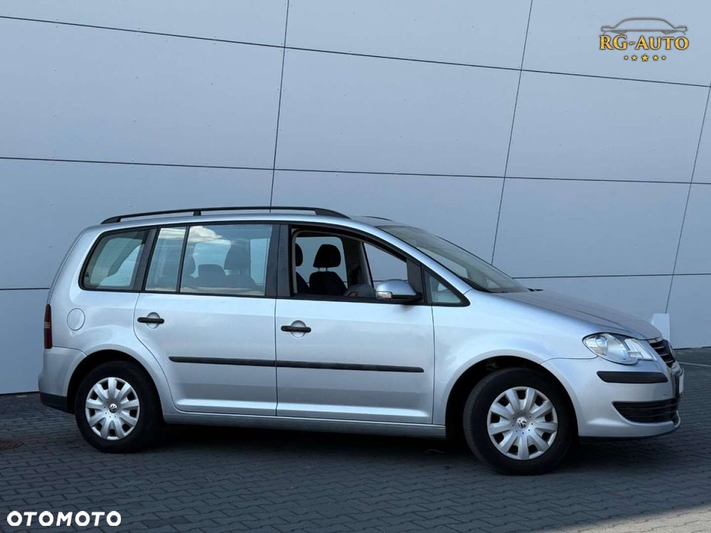 Volkswagen Touran - 5