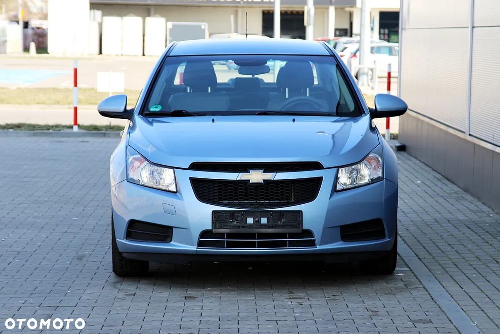 Chevrolet Cruze 1.6 LS+ - 12