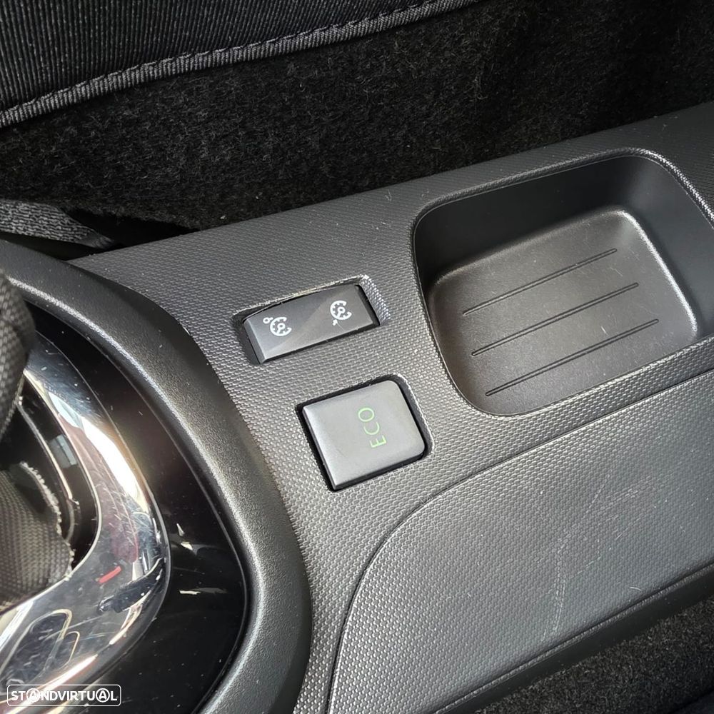 Renault Captur 1.2 TCe Exclusive EDC - 25