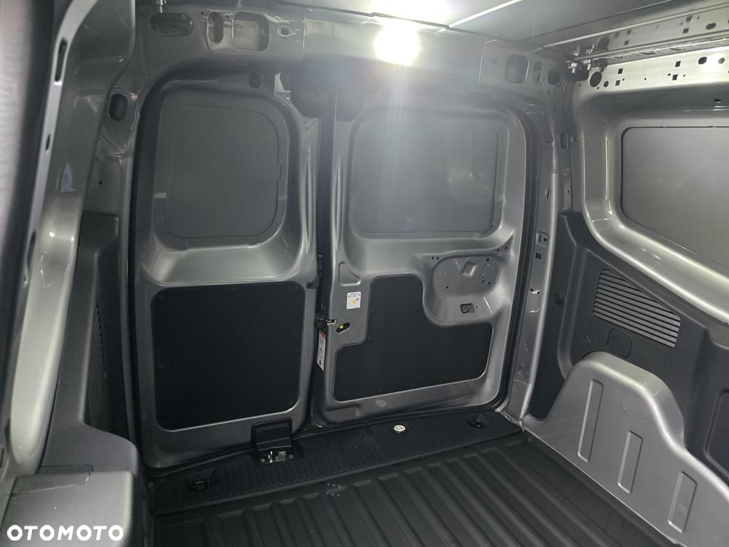 Ford Transit Courier - 25