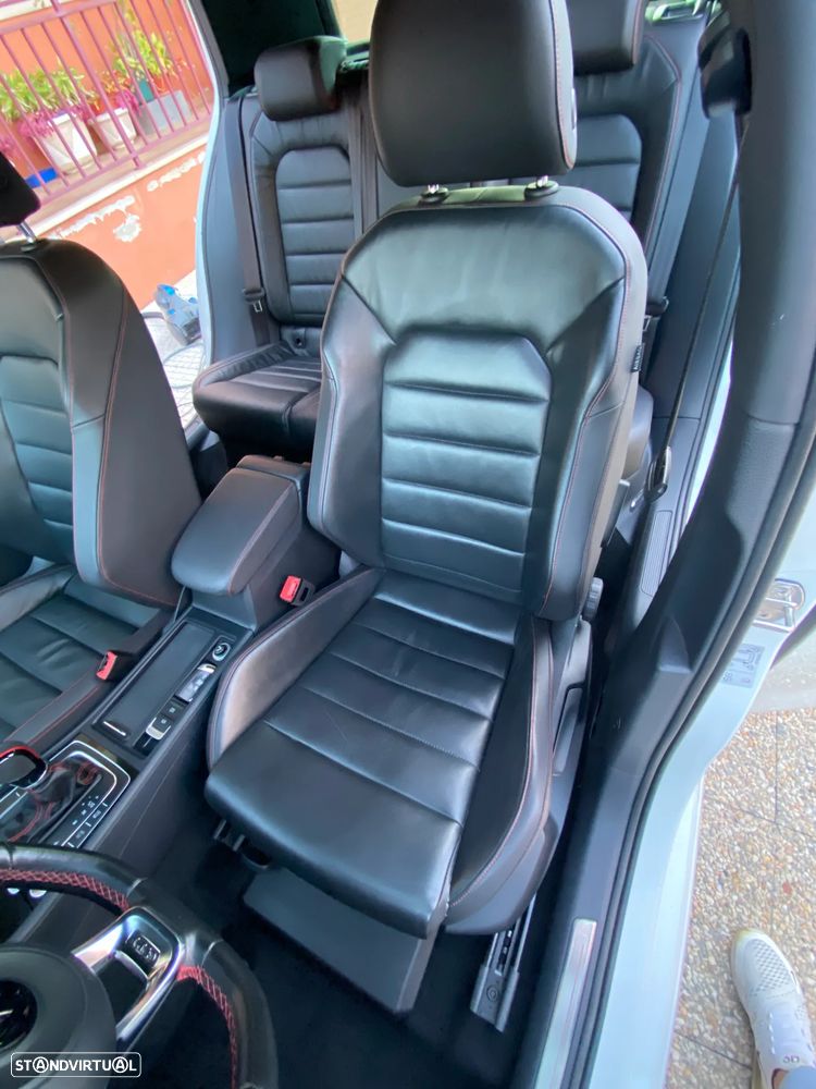 VW Golf 2.0 GTi DSG Edition 30 - 23