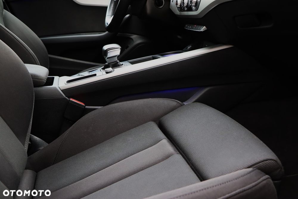 Audi A4 Avant 40 TDI quattro S tronic S line - 24