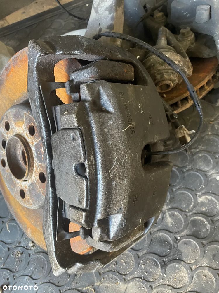 bmw f10 f11 zaciski zacisk przód komplet swap 535 3.5