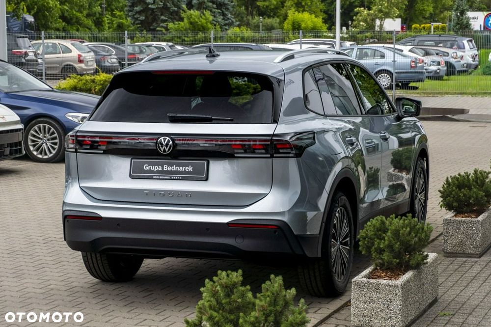 Volkswagen Tiguan - 9
