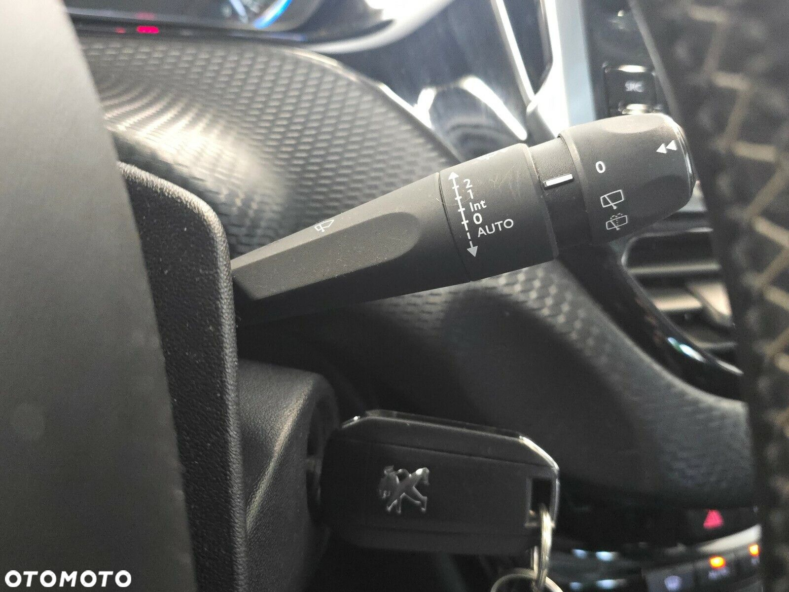 Peugeot 2008 1.2 Pure Tech GPF Allure S&S - 21