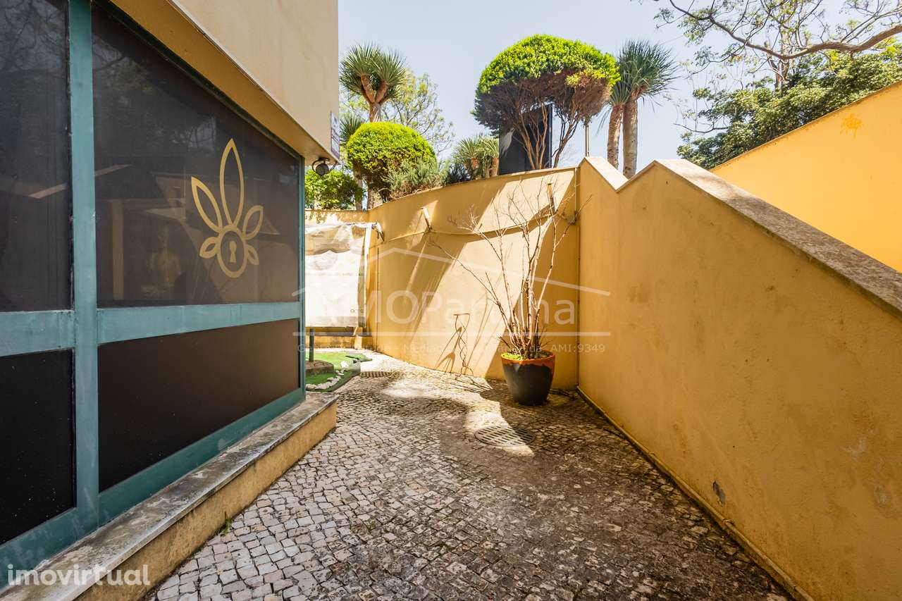 Loja com Projeto Aprovado para T2 Moderno a Dois Passos do Mar –Parede - Grande imagem: 4/32