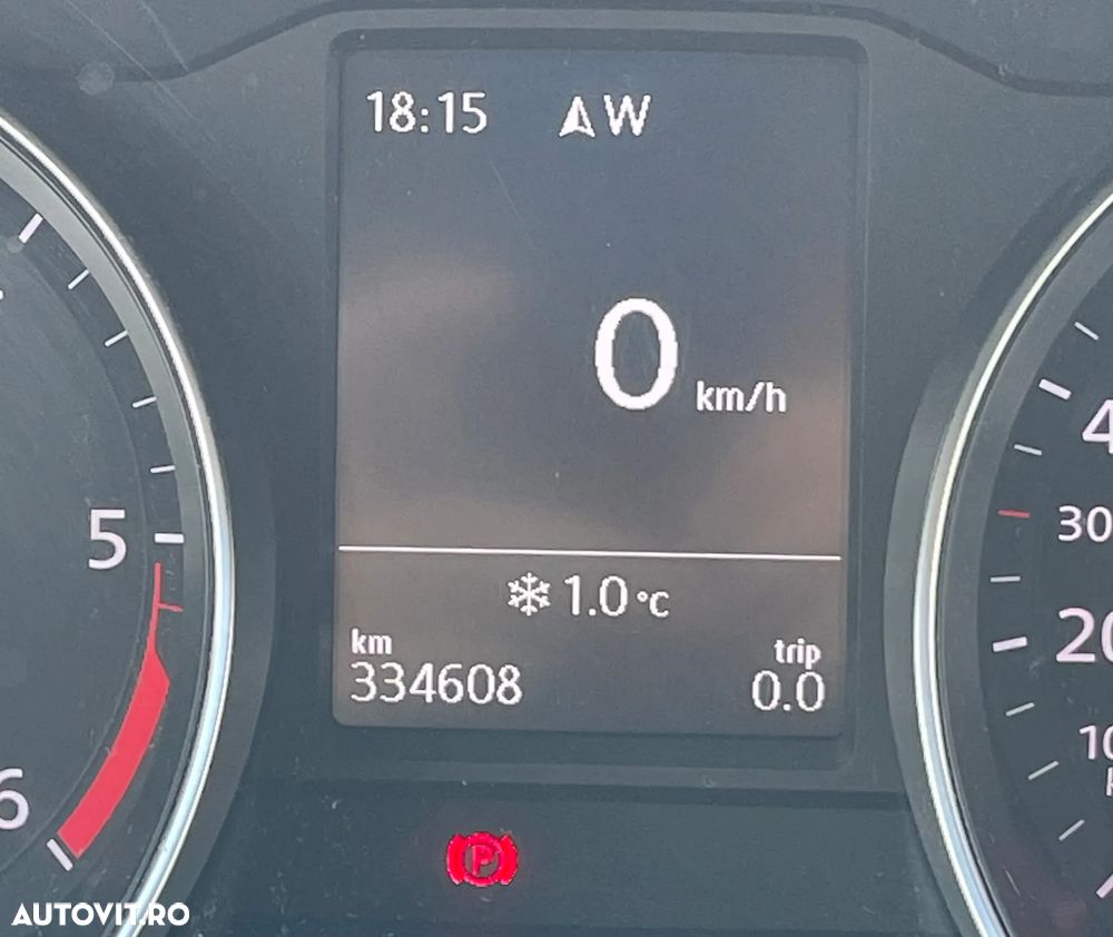 Volkswagen Passat 2.0 TDI Comfortline - 6