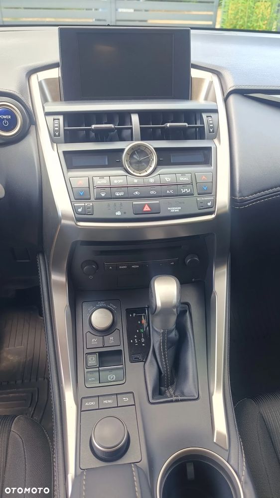 Lexus NX 300h Elegance AWD - 22