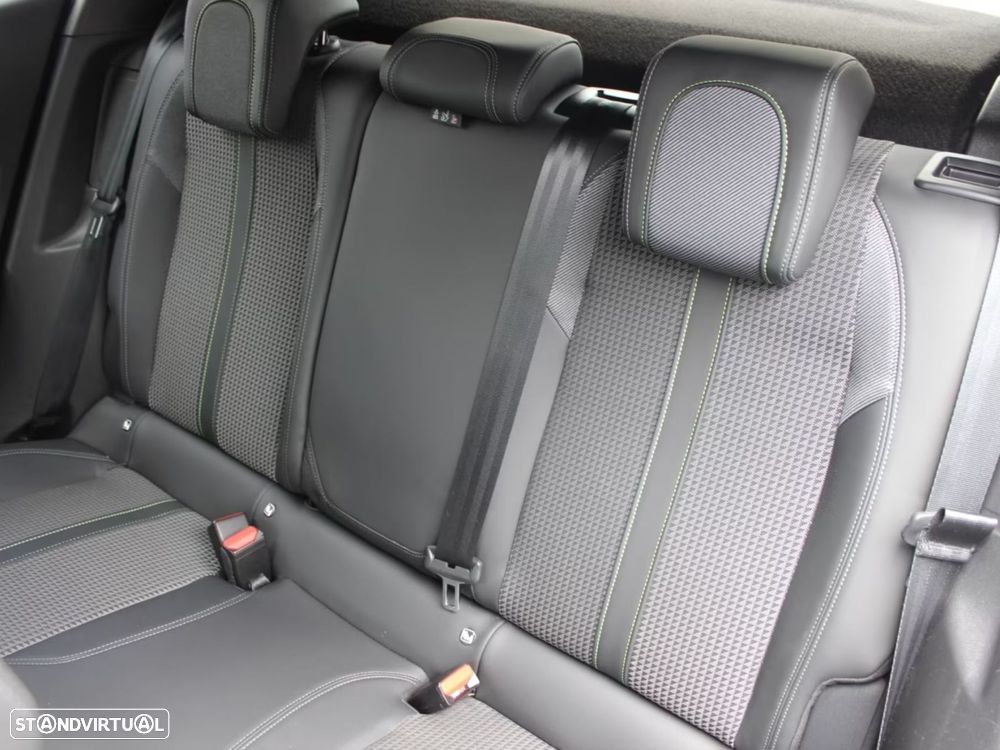 Peugeot e-2008 - 7