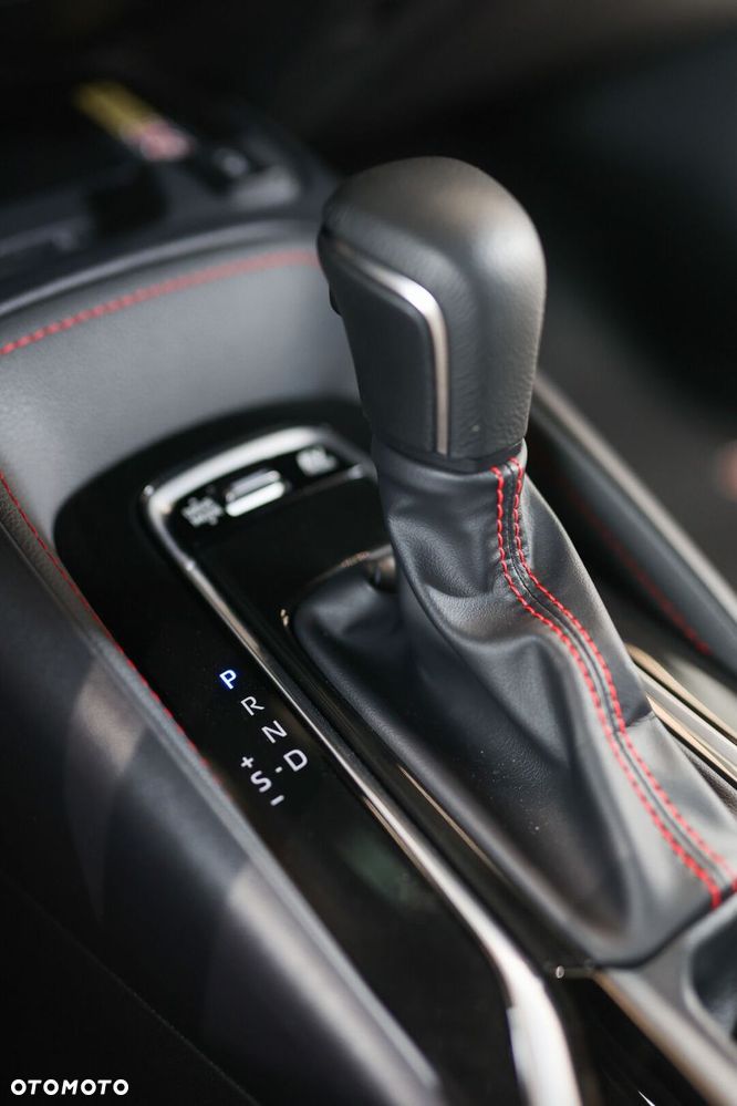 Toyota Corolla 2.0 Hybrid GR Sport Dynamic - 36
