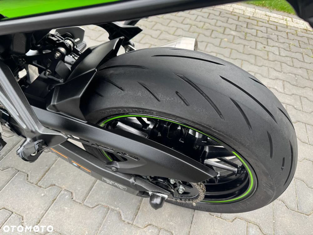 Kawasaki Z 900 RS - 29