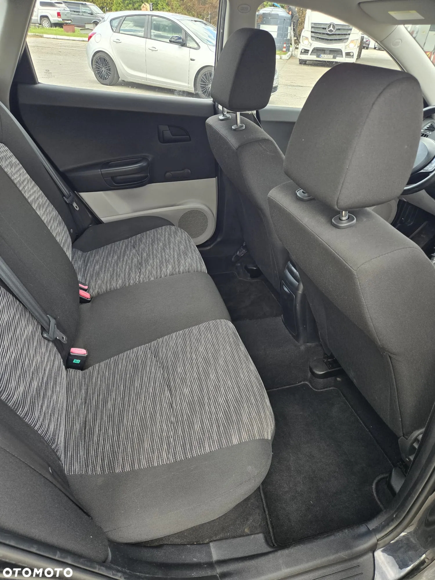 Kia Ceed - 8