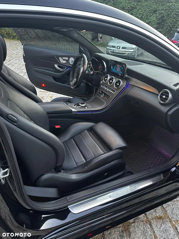 Mercedes-Benz Klasa C 300 4MATIC 9G-TRONIC - 22