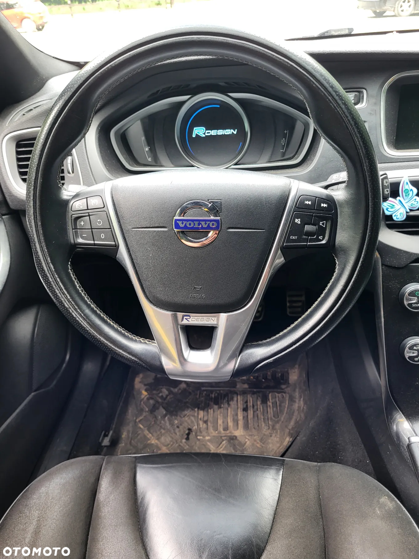Volvo V40 D2 R-Design - 14