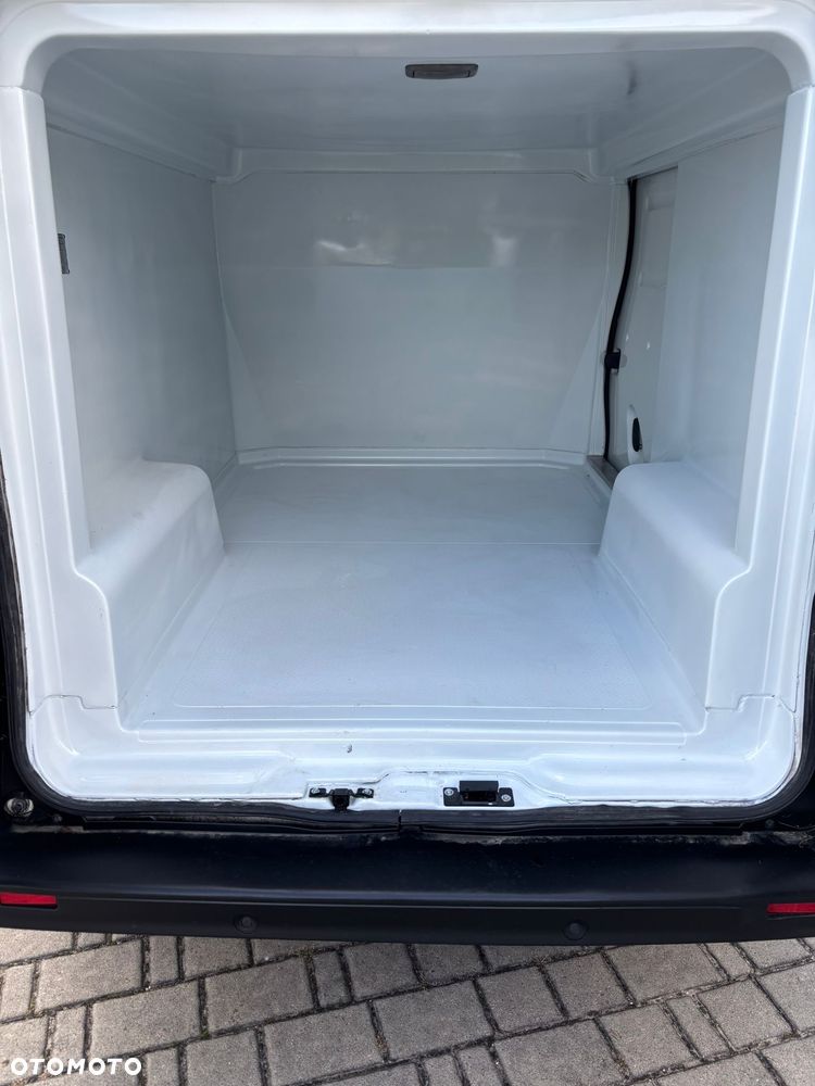 Renault Trafic - 13