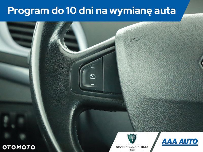 Renault Grand Scenic - 19