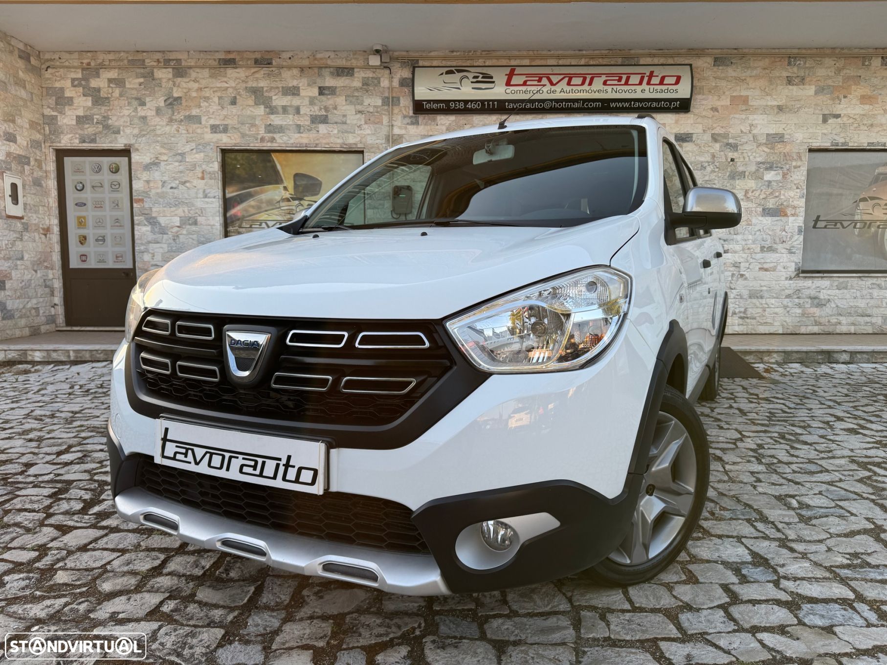 Dacia Lodgy 1.5 Blue dCi Stepway 7L - 1