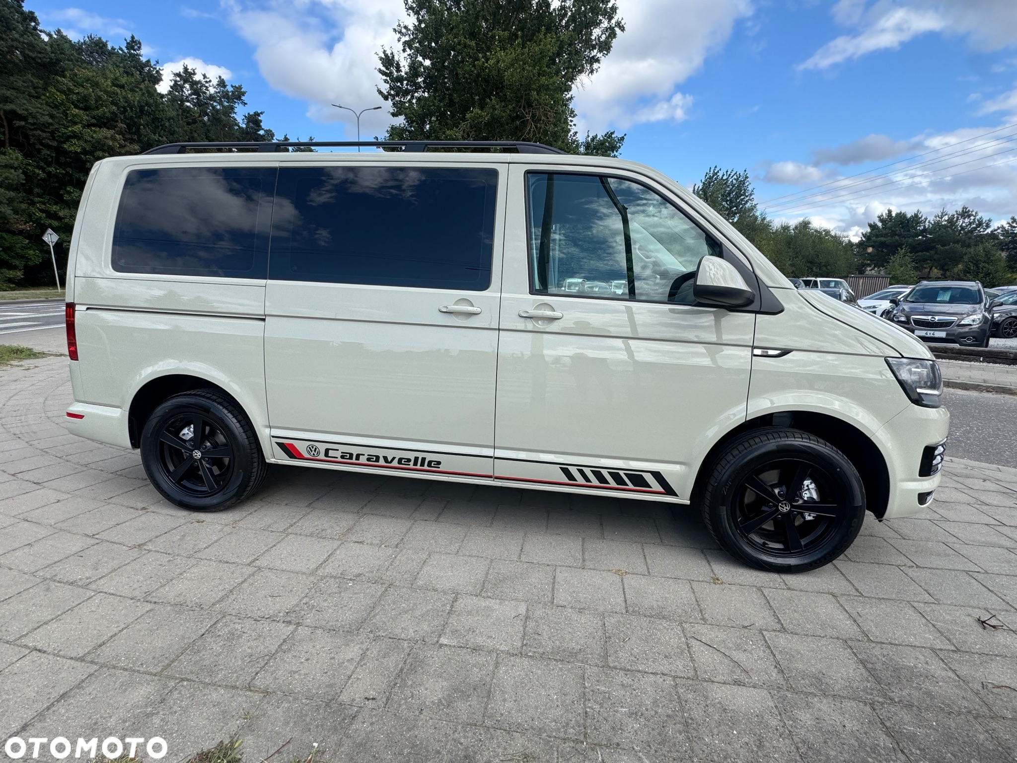 Volkswagen Caravelle 2.0 TDI L1 Highline - 7