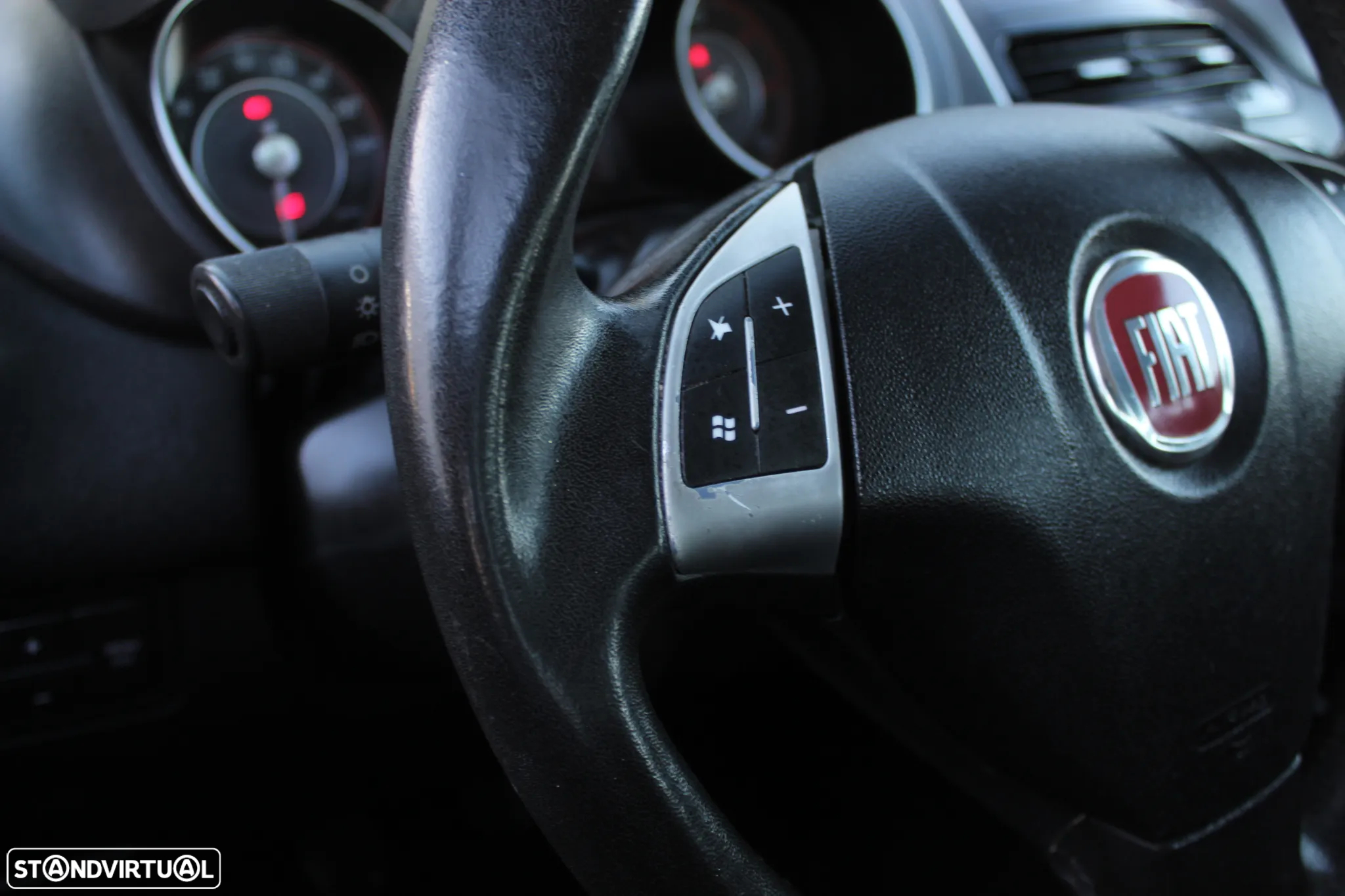 Fiat Punto 1.3 M-Jet Lounge S&S - 18
