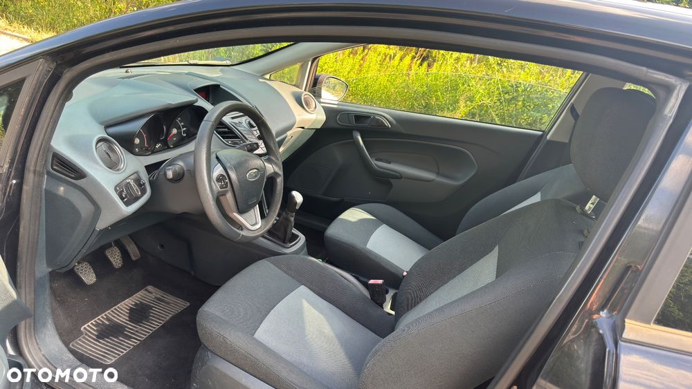 Ford Fiesta 1.4 TDCi Ambiente - 8