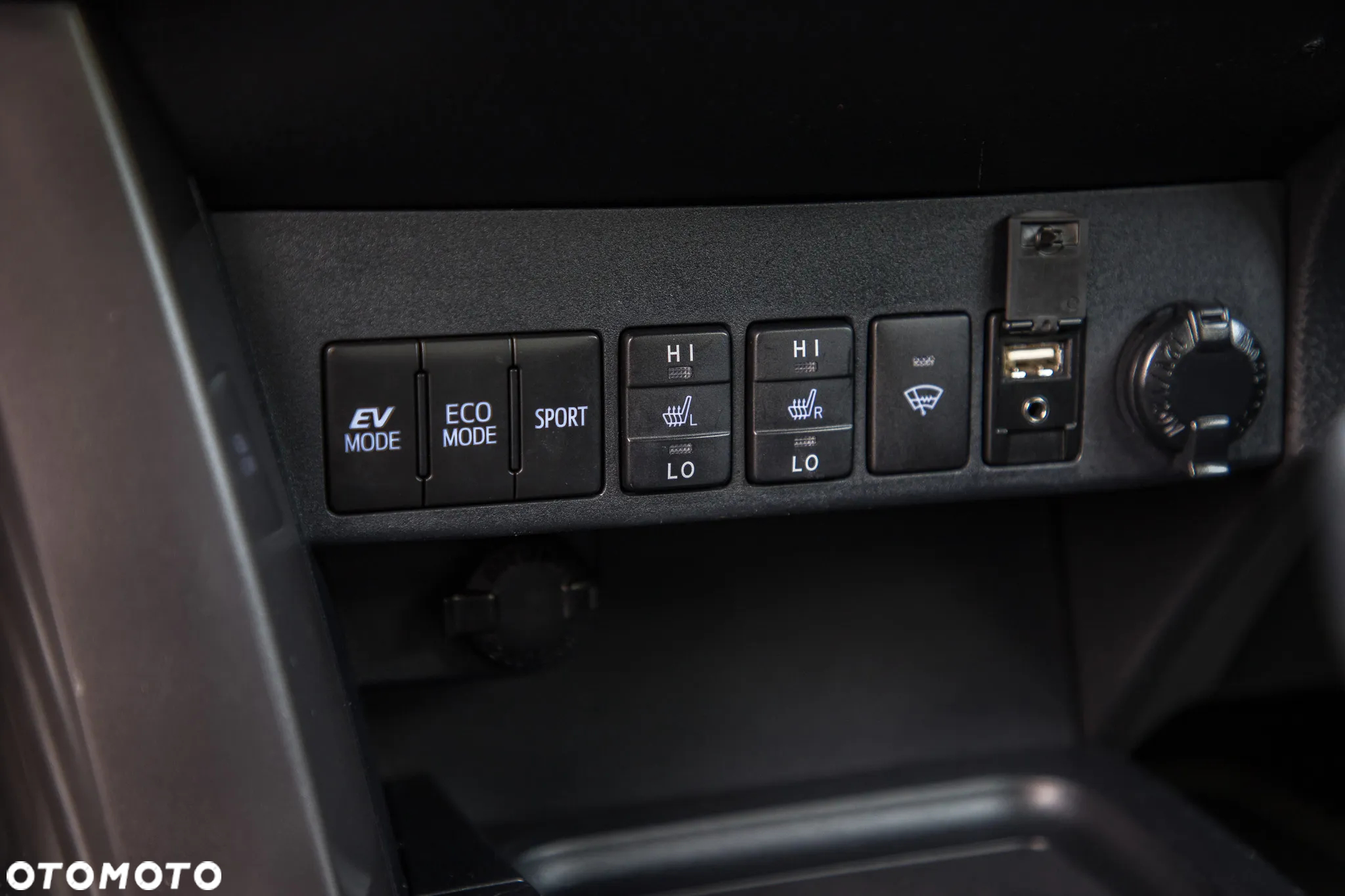 Toyota RAV4 - 12