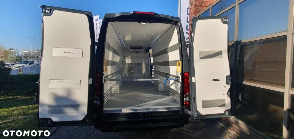 Iveco 35S18V Chłodnia Izoterma Maxi Nowy - 10