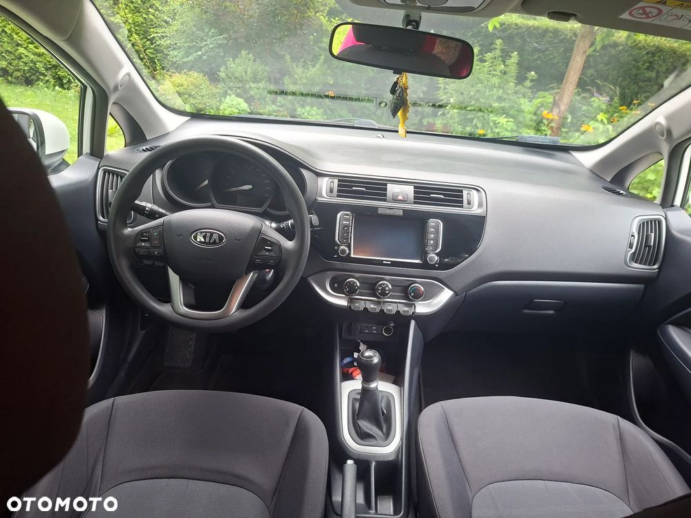 Kia Rio 1.2 M - 10