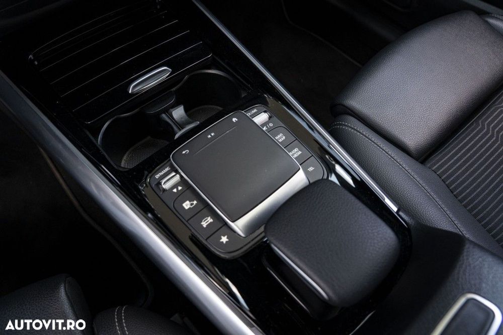 Mercedes-Benz GLA - 20