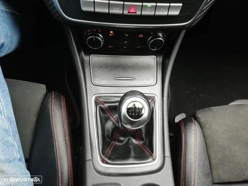 Mercedes-Benz A 180 CDI AMG Line - 13