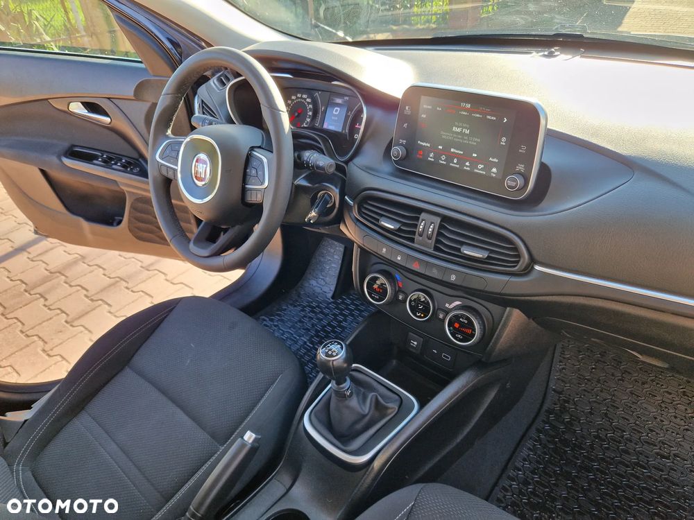 Fiat Tipo 1.4 16v Lounge EU6d - 26