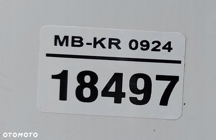 ZDERZAK TYŁ TOYOTA COROLLA E21 19r KOMBI - 8