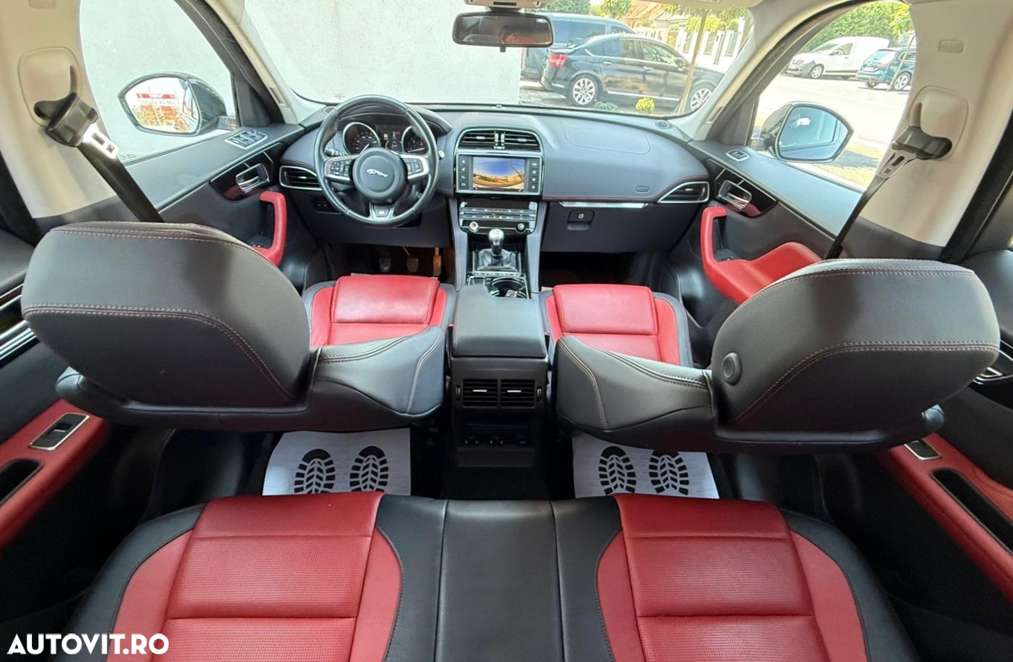 Jaguar F-Pace 20d AWD R-Sport - 8