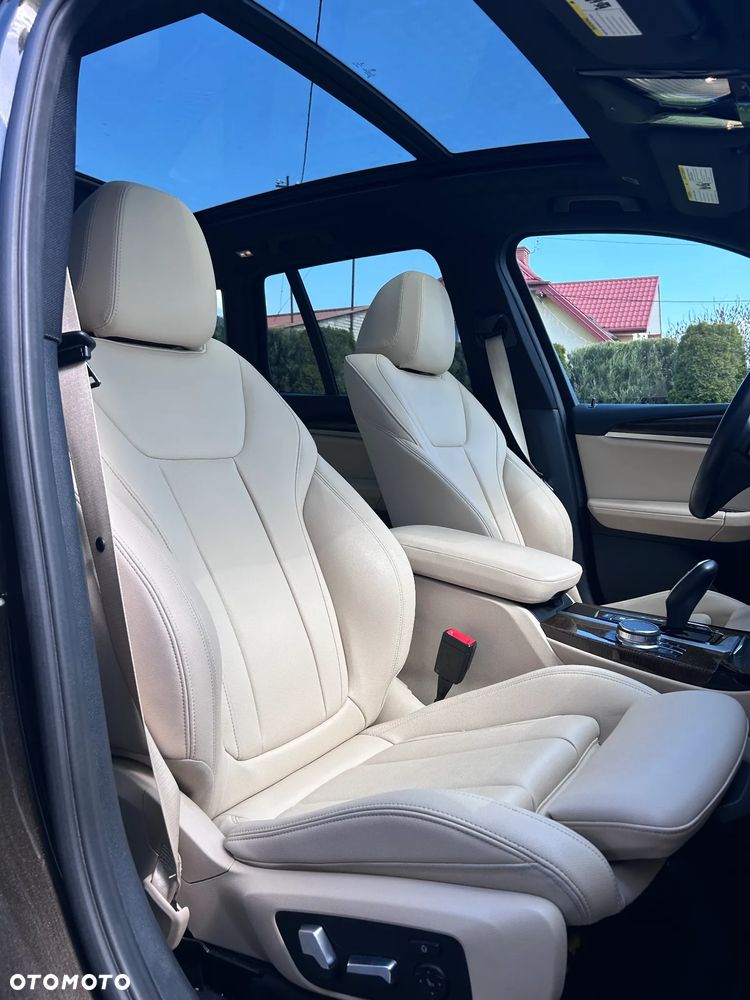 BMW X3 xDrive30i Luxury Line - 14