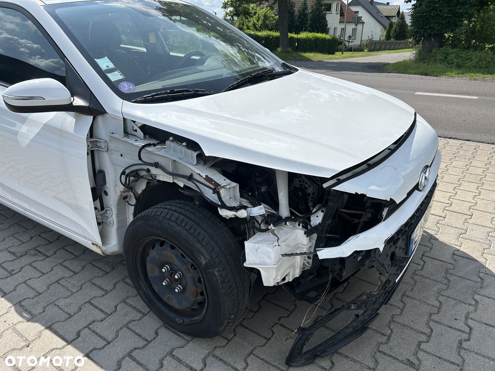 Hyundai i20 - 15