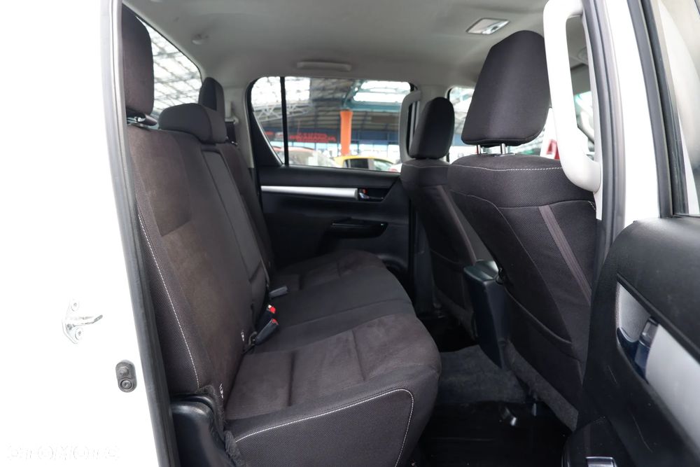 Toyota Hilux 2.4 D-4D Double Cab SR 4x4 - 9