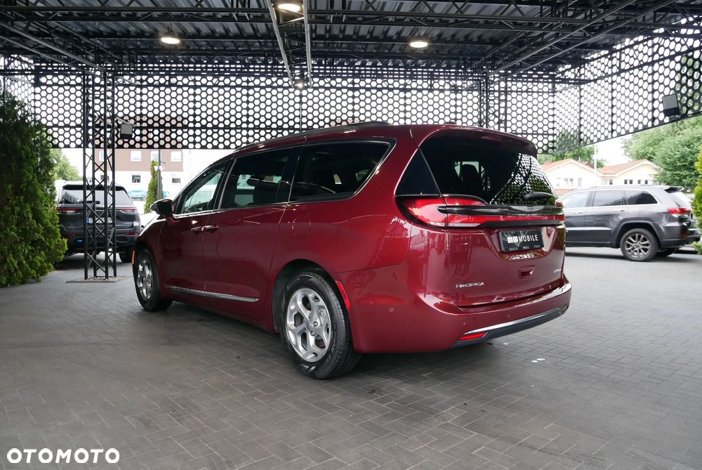 Chrysler Pacifica - 4
