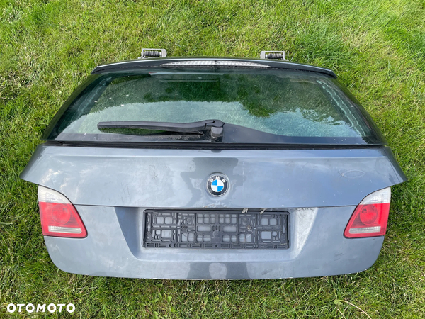 BMW E61 KLAPA TYŁ KOMPLETNA EUROPA kombi zamek lampa lewa prawa tył TITANGRAU II METALIC