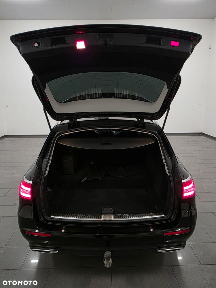 Mercedes-Benz Klasa E 300 de 4-Matic Exclusive - 39