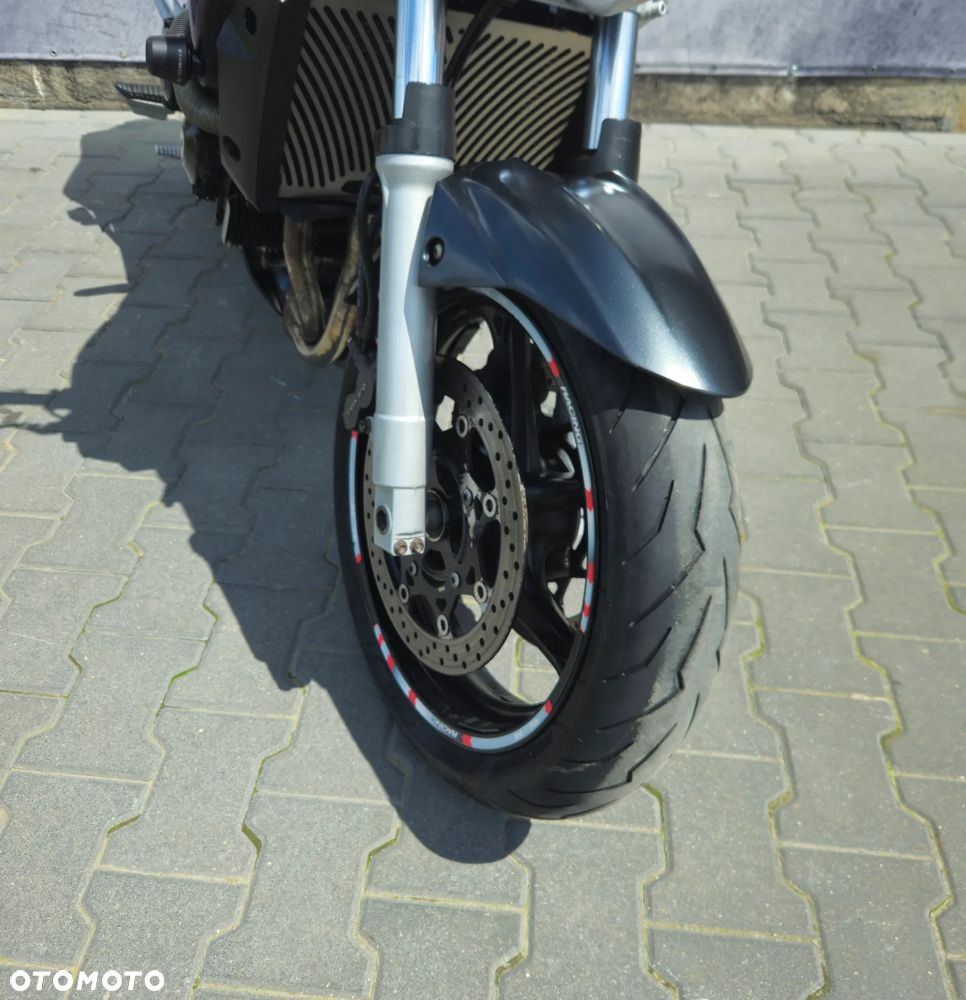 Suzuki GSR - 17