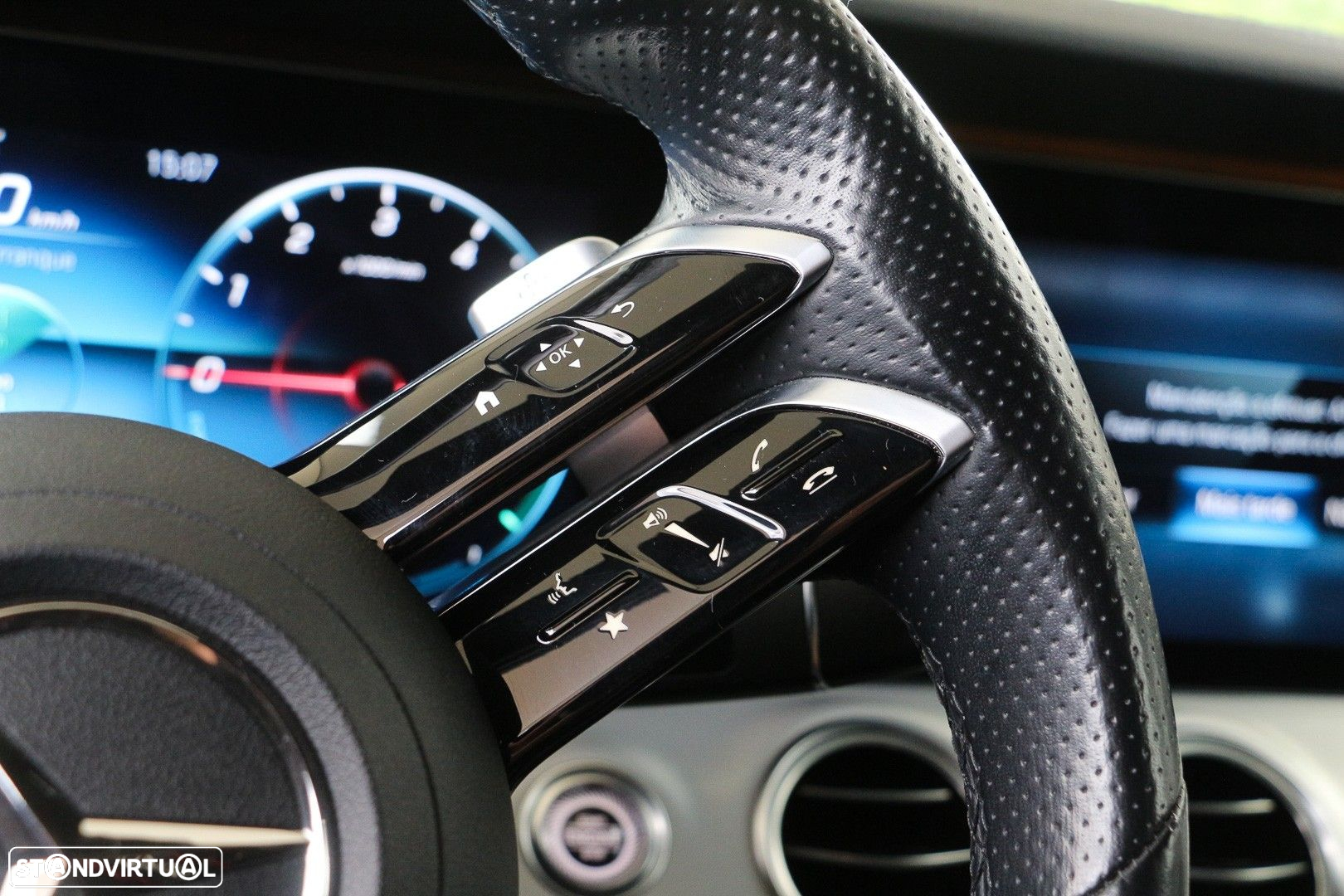 Mercedes-Benz E 300 de AMG Line - 35
