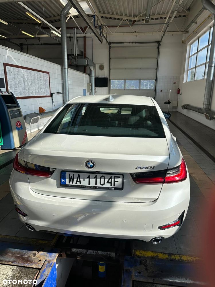 BMW Seria 3 330i Sport Line - 6