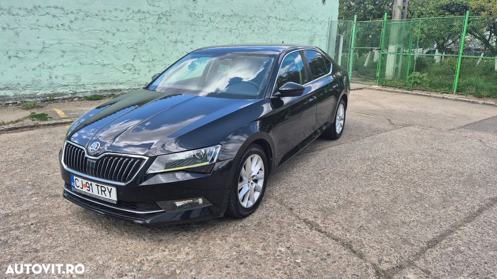 Skoda Superb 2.0 TDI DSG Sportline - 2