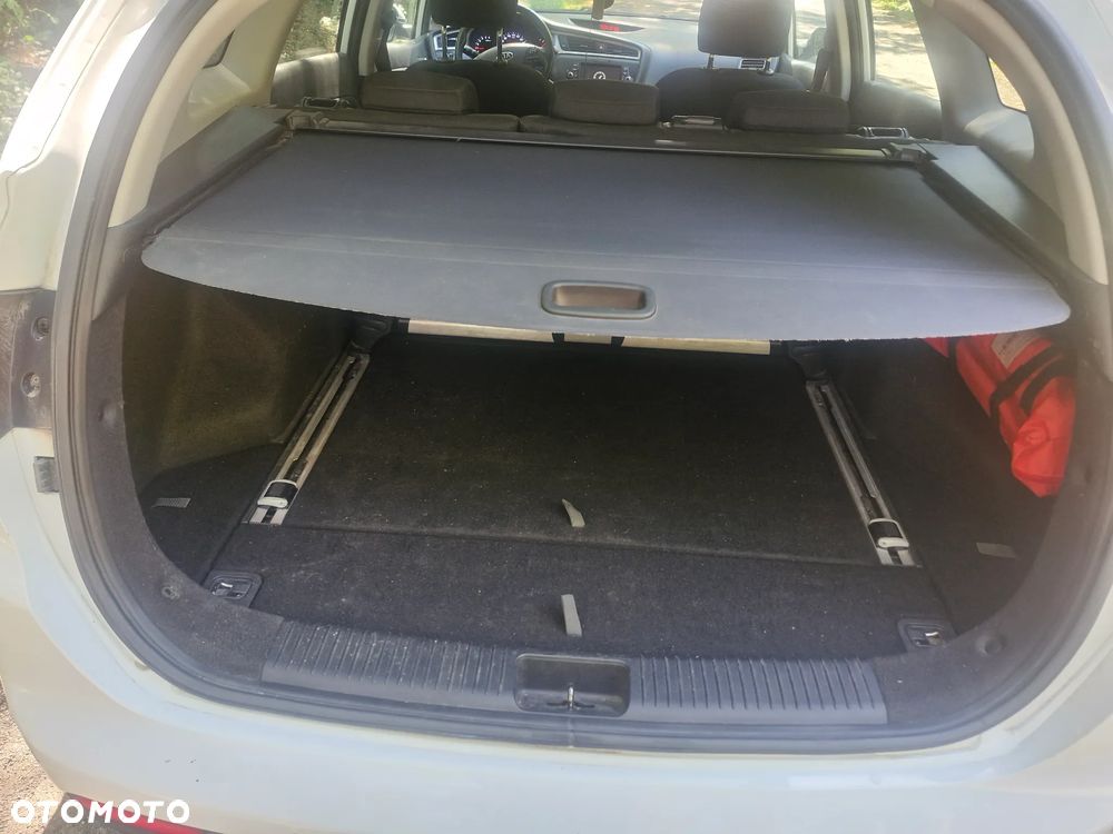 Kia Ceed - 12