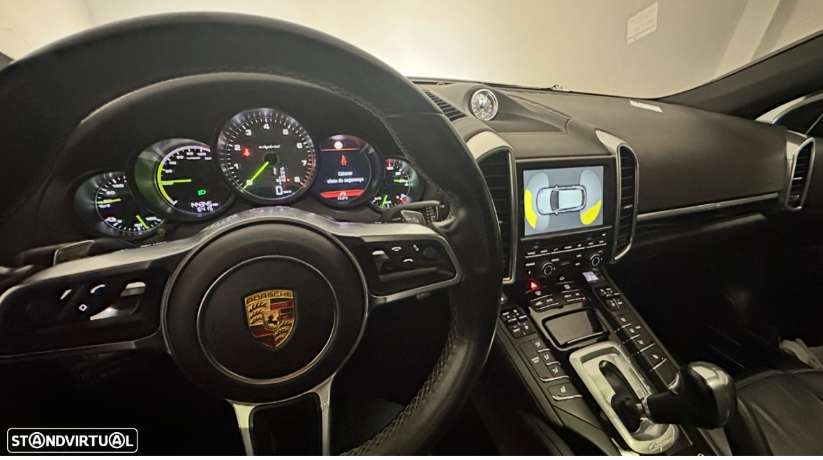 Porsche Cayenne S Hybrid - 8